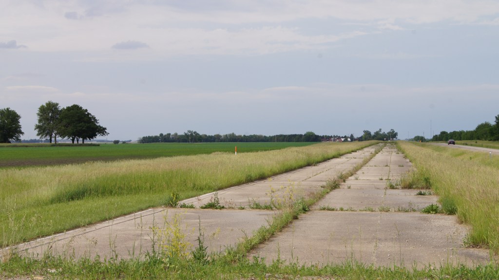 Original 1926 RT66 roadway, between Pontiac and Lexington, IL  (IL1)