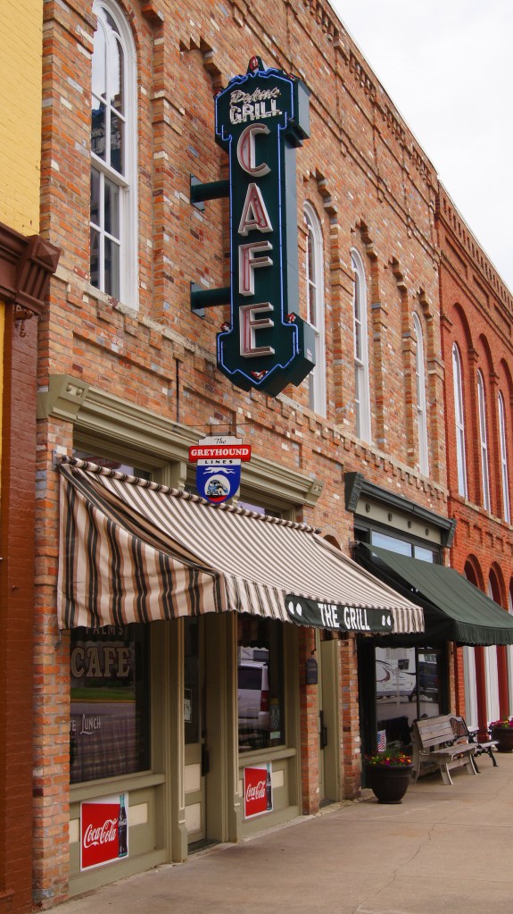 Eat apple pie here...it's the law! Atlanta IL (IL1)