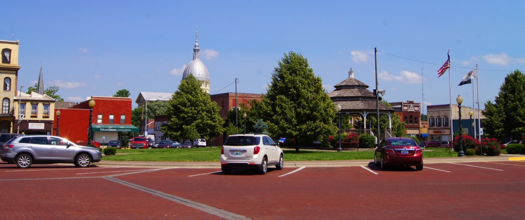 Main St. Disneyland or Carlinville IL (ILd)