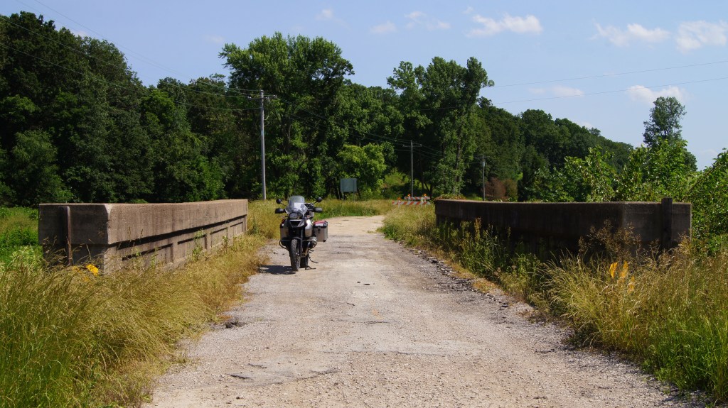 1920 Bridge Carlinville IL (ILd) Disregard the barriers in the background...I did.