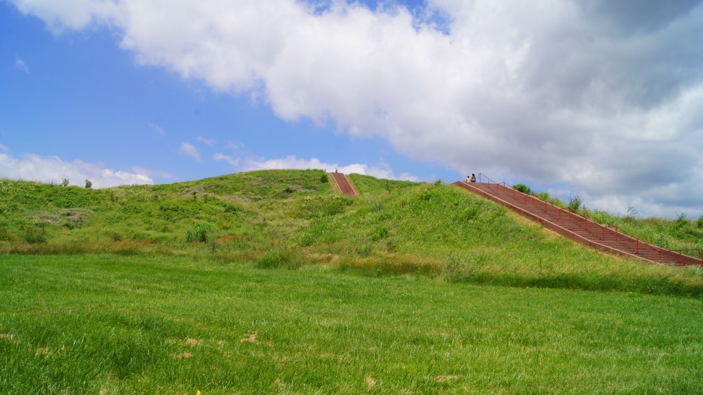 Cahokia Indian Mounds Collinsville IL (ILl)