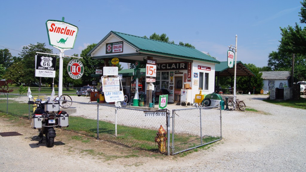 Gary's Sinclair Station and Garage Gay Parita MO