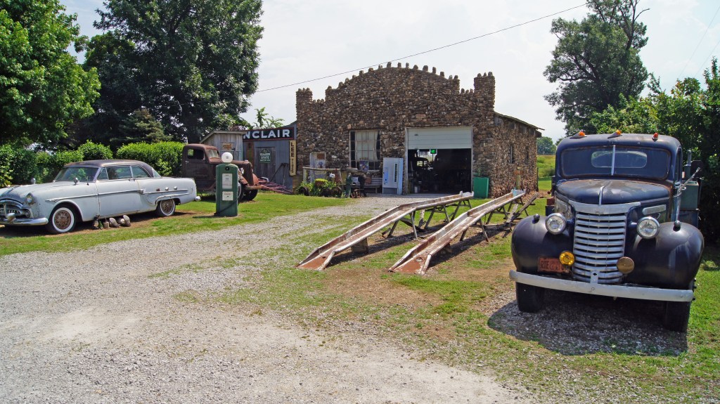 Gary's Sinclair Station and Garage Gay Parita MO