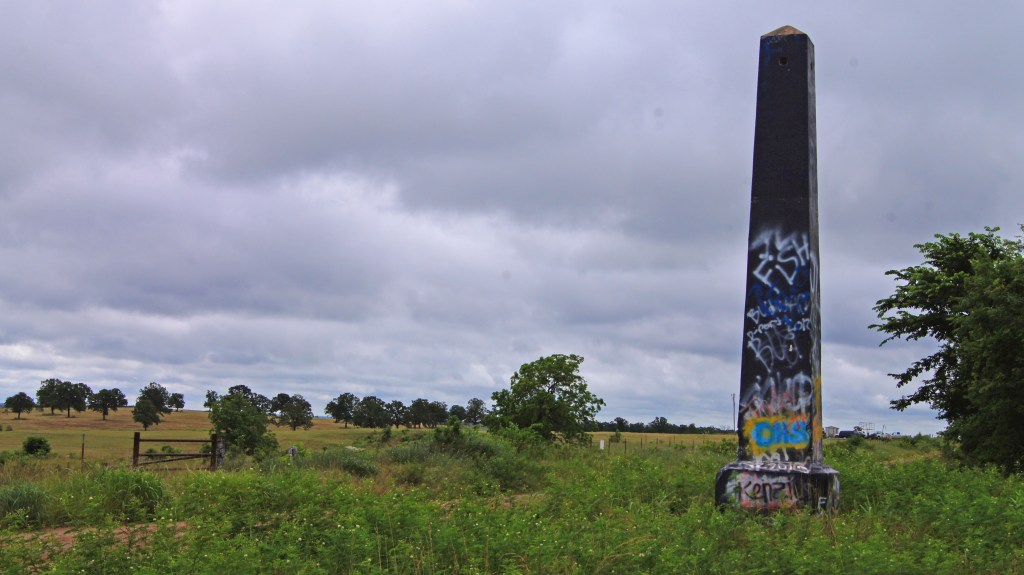 Obelisk marking the Ozark Trail Alignment (OKh)