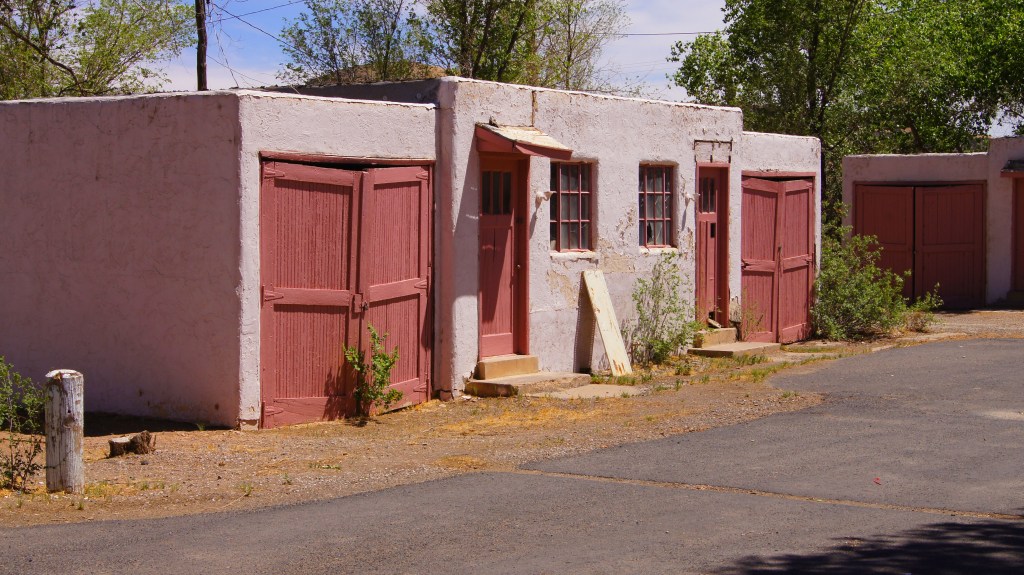 Some tired old hinges. Villa de Cubero (NM7)