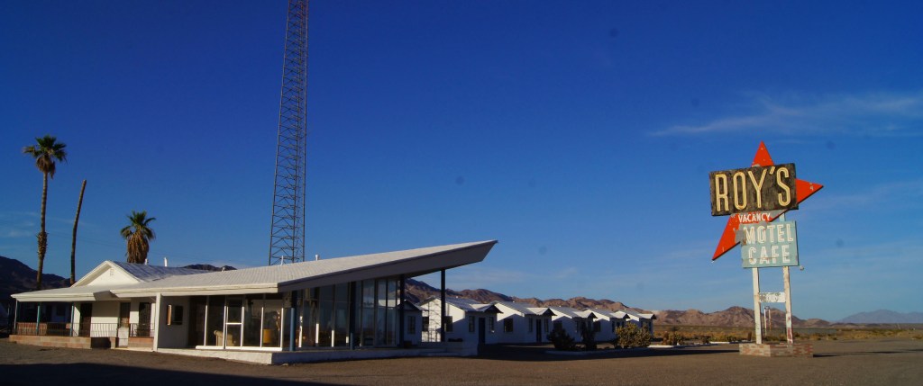 Roy's A RT66 landmark Amboy CA (CA1)
