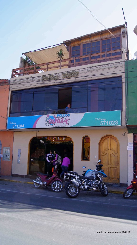 Lunch in Camana at Wilys